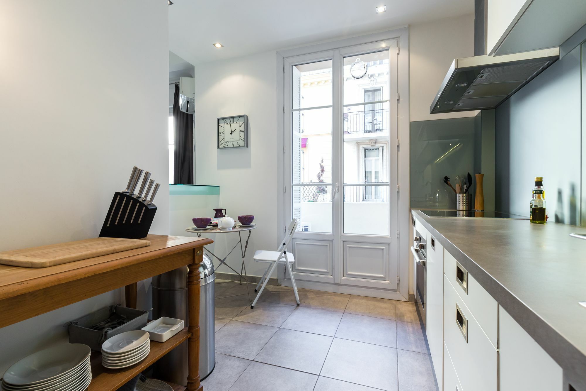 Centrally Located Modern 2 Bed Apartment In Cannes With Aircon And High Ceilings And Modern Design 696 Exterior foto