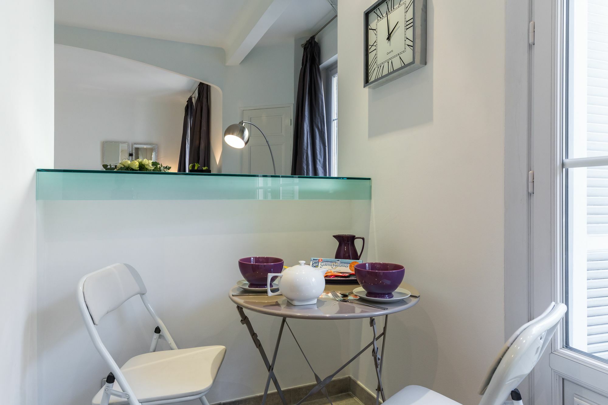 Centrally Located Modern 2 Bed Apartment In Cannes With Aircon And High Ceilings And Modern Design 696 Exterior foto
